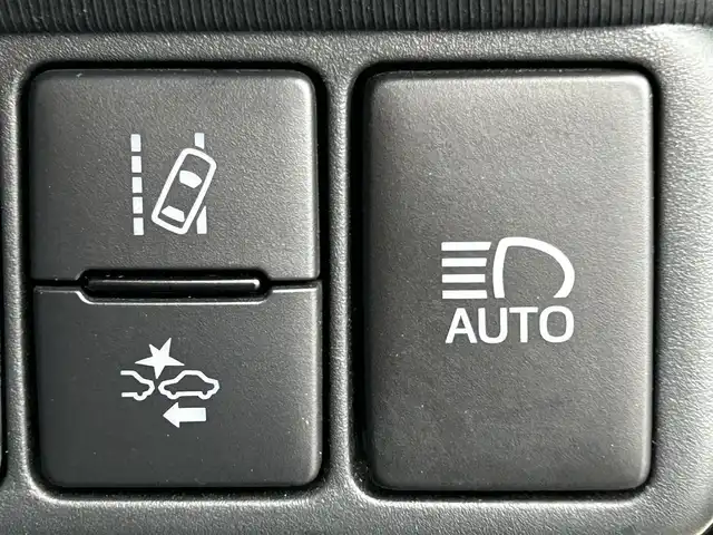 トヨタ アクア クロスオーバー 新潟県 2018(平30)年 7.3万km ベージュ ワンオーナー/衝突軽減ブレーキ/革巻きステアリング/ハーフレザーシート/アイドリングストップ/純正ETC/バックカメラ/社外ナビ/（フルセグ、Bluetooth、CD/DVD、AM/FM）/社外ドライブレコーダー（前方のみ）/レーンキープアシスト/横滑り防止/コーナーセンサー/ルーフレーフ/スマートキー/スペアキー/オートライト/LEDヘッドライト/純正フロアマット/純正アルミホイール