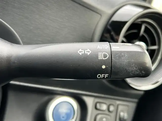 トヨタ アクア クロスオーバー 新潟県 2018(平30)年 7.3万km ベージュ ワンオーナー/衝突軽減ブレーキ/革巻きステアリング/ハーフレザーシート/アイドリングストップ/純正ETC/バックカメラ/社外ナビ/（フルセグ、Bluetooth、CD/DVD、AM/FM）/社外ドライブレコーダー（前方のみ）/レーンキープアシスト/横滑り防止/コーナーセンサー/ルーフレーフ/スマートキー/スペアキー/オートライト/LEDヘッドライト/純正フロアマット/純正アルミホイール