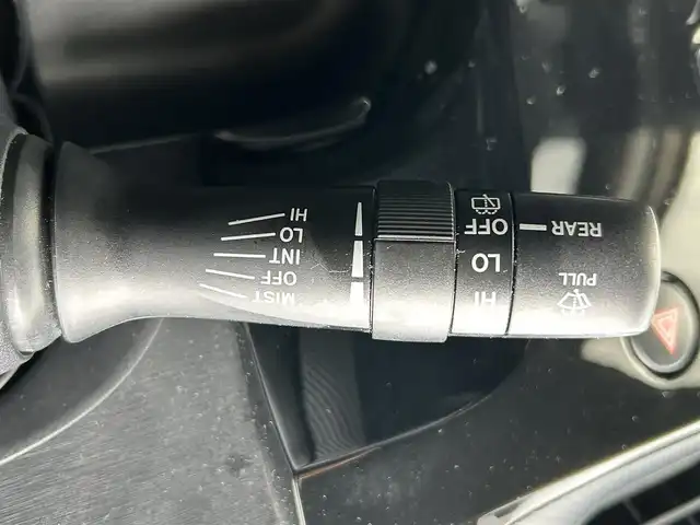 トヨタ アクア クロスオーバー 新潟県 2018(平30)年 7.3万km ベージュ ワンオーナー/衝突軽減ブレーキ/革巻きステアリング/ハーフレザーシート/アイドリングストップ/純正ETC/バックカメラ/社外ナビ/（フルセグ、Bluetooth、CD/DVD、AM/FM）/社外ドライブレコーダー（前方のみ）/レーンキープアシスト/横滑り防止/コーナーセンサー/ルーフレーフ/スマートキー/スペアキー/オートライト/LEDヘッドライト/純正フロアマット/純正アルミホイール