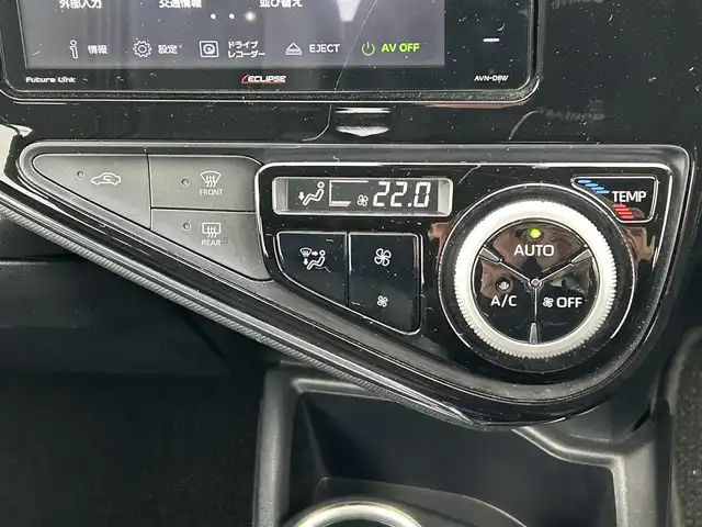 トヨタ アクア クロスオーバー 新潟県 2018(平30)年 7.3万km ベージュ ワンオーナー/衝突軽減ブレーキ/革巻きステアリング/ハーフレザーシート/アイドリングストップ/純正ETC/バックカメラ/社外ナビ/（フルセグ、Bluetooth、CD/DVD、AM/FM）/社外ドライブレコーダー（前方のみ）/レーンキープアシスト/横滑り防止/コーナーセンサー/ルーフレーフ/スマートキー/スペアキー/オートライト/LEDヘッドライト/純正フロアマット/純正アルミホイール