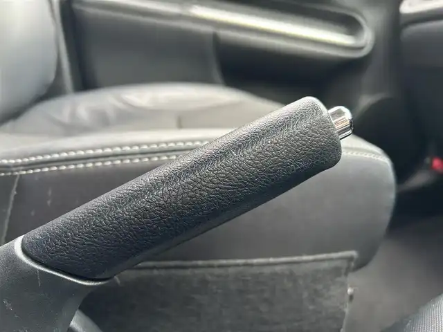 トヨタ アクア クロスオーバー 新潟県 2018(平30)年 7.3万km ベージュ ワンオーナー/衝突軽減ブレーキ/革巻きステアリング/ハーフレザーシート/アイドリングストップ/純正ETC/バックカメラ/社外ナビ/（フルセグ、Bluetooth、CD/DVD、AM/FM）/社外ドライブレコーダー（前方のみ）/レーンキープアシスト/横滑り防止/コーナーセンサー/ルーフレーフ/スマートキー/スペアキー/オートライト/LEDヘッドライト/純正フロアマット/純正アルミホイール