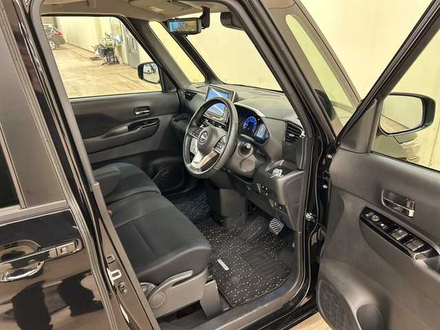 日産 ルークス HWS X プロパイロットED 道央・札幌 2023(令5)年 0.9万km ブラック 4WD//純正メモリナビ//フルセグテレビ//バックカメラ//アイドリングストップ//クルーズコントロール//プッシュスタート//両側パワースライドドア//ETC//冬タイヤ付き