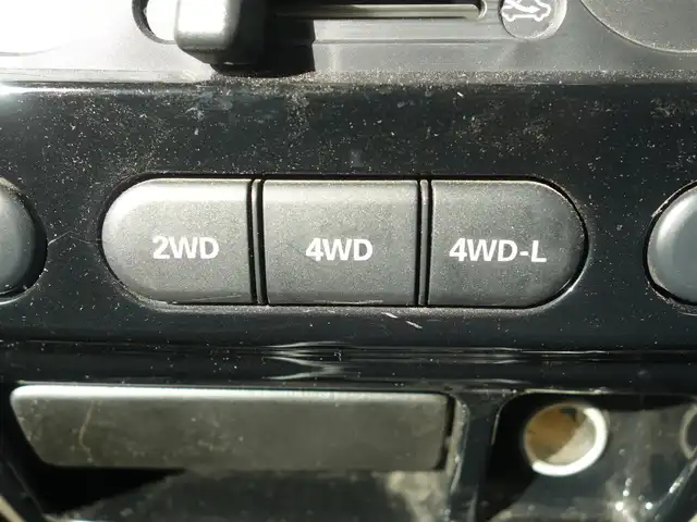 スズキ ジムニー ランドベンチャー 山形県 2015(平27)年 6.1万km パールホワイト パートタイム4WD/5MT/SDナビ/　　【CD DVD BT フルセグ USB MSV】/撥水シート/シートヒーター/ステアリングスイッチ/IC付ターボ/電動格納ウィンカーミラー/フォグランプ/リモコンキー/スペアキー/ETC