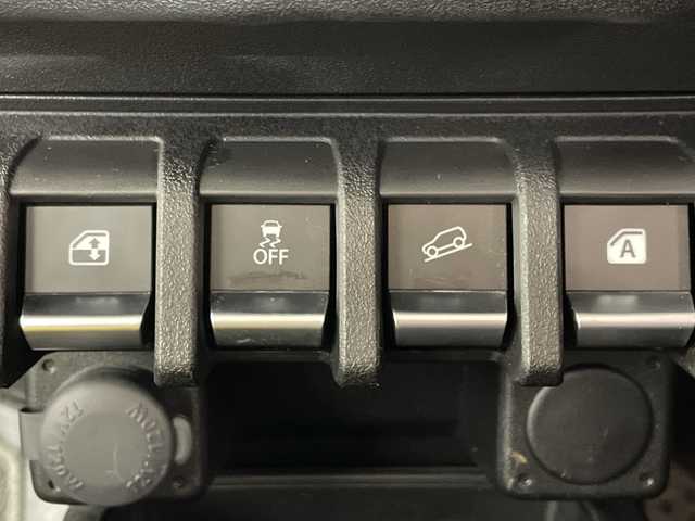 スズキ ジムニー XC 神奈川県 2020(令2)年 2万km ジャングルグリーン ・社外ナビ/・バックカメラ/AM/FM/フルセグ/Bluetooth/CD/DVD/・スズキセーフティーサポート/・D+N席シートヒーター/・ETＣ/・前後ドライブレコーダー/・純正フロアマット/・純正16ＡＷ/・オートライト/・スマートキー/・誤発進抑制機能/・車線逸脱警報機能/・ふらつき警報機能/・ハイビームアシスト/・先行車発進お知らせ機能/・標識認識機能/・オートライト