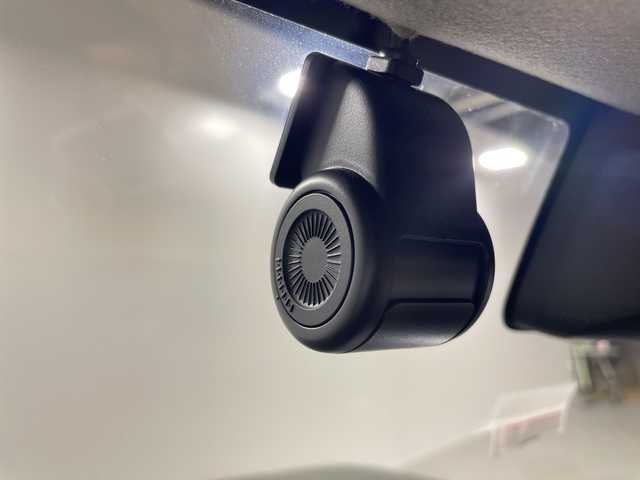 スズキ ジムニー XC 神奈川県 2020(令2)年 2万km ジャングルグリーン ・社外ナビ/・バックカメラ/AM/FM/フルセグ/Bluetooth/CD/DVD/・スズキセーフティーサポート/・D+N席シートヒーター/・ETＣ/・前後ドライブレコーダー/・純正フロアマット/・純正16ＡＷ/・オートライト/・スマートキー/・誤発進抑制機能/・車線逸脱警報機能/・ふらつき警報機能/・ハイビームアシスト/・先行車発進お知らせ機能/・標識認識機能/・オートライト