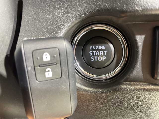 スズキ ジムニー XC 神奈川県 2020(令2)年 2万km ジャングルグリーン ・社外ナビ/・バックカメラ/AM/FM/フルセグ/Bluetooth/CD/DVD/・スズキセーフティーサポート/・D+N席シートヒーター/・ETＣ/・前後ドライブレコーダー/・純正フロアマット/・純正16ＡＷ/・オートライト/・スマートキー/・誤発進抑制機能/・車線逸脱警報機能/・ふらつき警報機能/・ハイビームアシスト/・先行車発進お知らせ機能/・標識認識機能/・オートライト