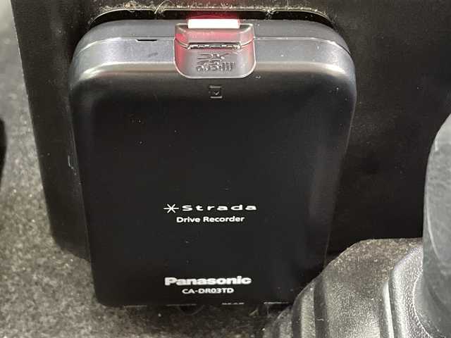 スズキ ジムニー XC 神奈川県 2020(令2)年 2万km ジャングルグリーン ・社外ナビ/・バックカメラ/AM/FM/フルセグ/Bluetooth/CD/DVD/・スズキセーフティーサポート/・D+N席シートヒーター/・ETＣ/・前後ドライブレコーダー/・純正フロアマット/・純正16ＡＷ/・オートライト/・スマートキー/・誤発進抑制機能/・車線逸脱警報機能/・ふらつき警報機能/・ハイビームアシスト/・先行車発進お知らせ機能/・標識認識機能/・オートライト