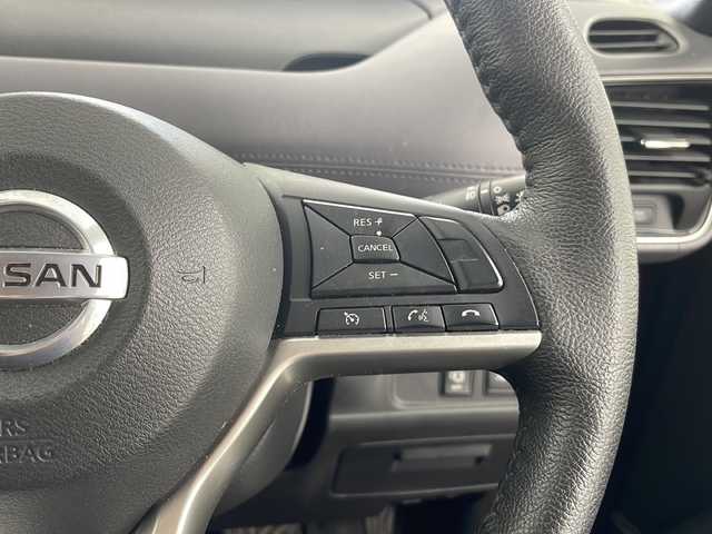 日産 セレナ ハイウェイスター V 道央・札幌 2020(令2)年 10.1万km マルーンレッド 2トーン ・4WD/・エマージェンシーブレーキ/・純正オプションナビ/・Bluetooth/CD/DVD/フルセグTV/・アラウンドビューモニター/・両側パワースライドドア/・ハンズフリーオートスライドドア/・シートヒーター運転席/助手席/・オートクルーズコントロール/・ステアリングヒーター/・LEDヘッドライト/・オートライト/・ドライブレコーダー前後（ZDR017）/・後側方車両検知警報/・横滑り防止装置/・レーンキープアシスト/・盗難防止装置/・ABS