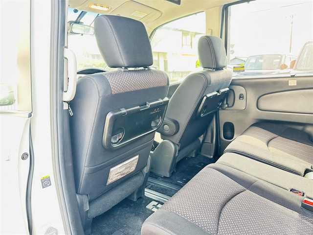 日産 セレナ ハイウェイスター Sハイブリッド 福岡県 2014(平26)年 9.5万km ブリリアントホワイトパール (株)IDOMが運営する【じしゃロン八幡西店】の自社ローン専用車両になります。こちらは現金またはオートローンご利用時の価格です。自社ローンご希望の方は別途その旨お申付け下さい/純正ＳＤナビ(MM514D-L)/【Bluetooth・DVD・CD・AUX・TV】/バックカメラ　/オートライト/フロントフォグランプ　/前後ドラレコ　/純正アルミホイール　/純正フロアマット　/クルーズコントロール　/片側パワースライドドア　