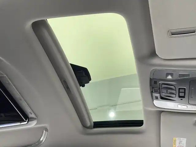 トヨタ アルファード S Cパッケージ 栃木県 2018(平30)年 1.9万km ホワイトパールクリスタルシャイン ALPINE製11インチナビ【EX11Z】/（CD/DVD/フルセグTV/Bluetooth/SD/USB/HDMI）/バックカメラ/フロントカメラ/サイドカメラ/ALPINE製フリップダウンモニター/サンルーフ/レザーシート/トヨタセーフティセンス/コーナーセンサー/ETC/両側パワースライドドア/パワーバックドア/パワーシート/メモリーシート/シートヒーター/シートエアコン/禁煙車/デジタルインナーミラー/オートライト/LEDヘッドライト/横滑り防止装置/AC100V電源/スマートキー/プッシュスタート/革巻きステアリング/ステアリングヒーター/純正18インチアルミホイール/社外フロアマット/電動パーキングブレーキ