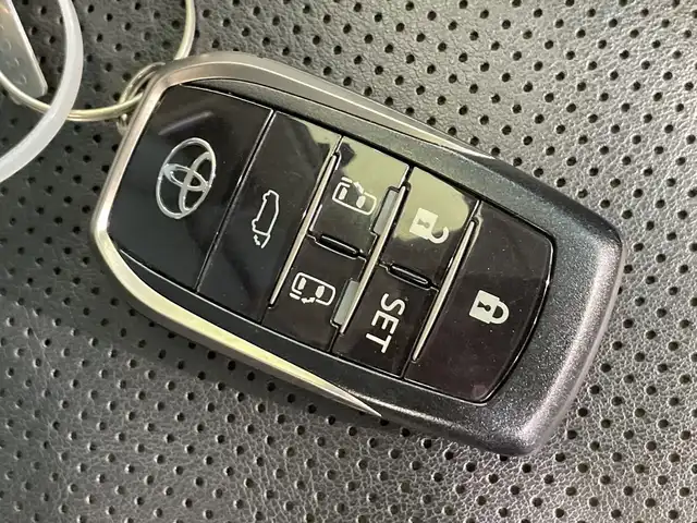 トヨタ アルファード S Cパッケージ 栃木県 2018(平30)年 1.9万km ホワイトパールクリスタルシャイン ALPINE製11インチナビ【EX11Z】/（CD/DVD/フルセグTV/Bluetooth/SD/USB/HDMI）/バックカメラ/フロントカメラ/サイドカメラ/ALPINE製フリップダウンモニター/サンルーフ/レザーシート/トヨタセーフティセンス/コーナーセンサー/ETC/両側パワースライドドア/パワーバックドア/パワーシート/メモリーシート/シートヒーター/シートエアコン/禁煙車/デジタルインナーミラー/オートライト/LEDヘッドライト/横滑り防止装置/AC100V電源/スマートキー/プッシュスタート/革巻きステアリング/ステアリングヒーター/純正18インチアルミホイール/社外フロアマット/電動パーキングブレーキ