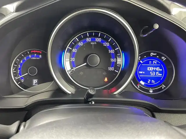 ホンダ フィット 13G Lパッケージ 福島県 2014(平26)年 10.9万km プレミアムホワイトパール 社外ナビゲーション　/【ＣＤ/ＤＶＤ/フルセグＴＶ/FＭ/ＡＭ/Ｂｌｕｅｔｏｏｔｈ】/バックカメラ　/スマートキー　/・プッシュスタート　/オートライト　/純正フロアマット　/横滑り防止装置　/ドアバイザー/取扱説明書　/冬タイヤ積み込み