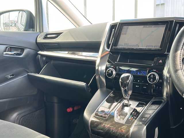 トヨタ アルファード S 山形県 2016(平28)年 8万km グレーメタリック 4WD/衝突被害軽減システム/純正ナビ/（Bluetooth/CD/DVD/フルセグ)/ワンオーナー/レーダークルーズコントロール/両側パワースライドドア/前後ドライブレコーダー/前後コーナーセンサー/ビルトインETC/横滑り防止装置/フォグランプ/AC100V電源/純正アルミホイール/純正フロアマット/電動格納ミラー/ウィンカーミラー/ドアバイザー/社外ステアリングカバー/スマートキー/スペアキー