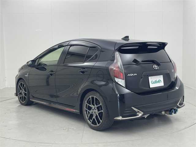 トヨタ アクア G GRスポーツ 17インチPKG 茨城県 2018(平30)年 5万km ブラックマイカ 純正9型ナビ/バックカメラ/フルセグ/HDMI/USB/衝突被害軽減ブレーキ/車線逸脱抑制装置/クルーズコントロール/オートマチックハイビーム/車高調/社外マフラー/ドラレコ/ETC/純正17インチAW/LEDヘッドライト/スマートキー