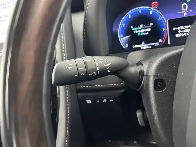 トヨタ アルファード Z 愛知県 2023(令5)年 2.2万km プラチナホワイトパールマイカ Toyota Safety Sense/　・プリクラッシュセーフティ/　・レーントレーシングアシスト/　・レーンディパーチャーアラート/　・レーダークルーズコントロール/　・アダプティブハイビームシステム/　・ロードサインアシスト/　・ドライバー異常時対応システム/　・プロアクティブドライビングアシスト/　・発進遅れ告知機能/　・緊急時操舵支援/　・フロントクロストラフィックアラート/　・レーンチェンジアシスト/後席フリップダウン/ユニバーサルステップ/純正ナビ/　（Bluetooth/HDMI/Apple CapPlay/フルセグTV/）/全方位カメラ/合皮シート/本革木目調ステアリング/置くだけ充電/テレビキャンセラー/純正18インチAW/サンシェード/Pシート/シートH/シートC/ステアリングH/電動リアゲード/ETC2.0/純正18インチAW/3眼LEDヘッドランプ/メモリシート/LEDフォグランプ