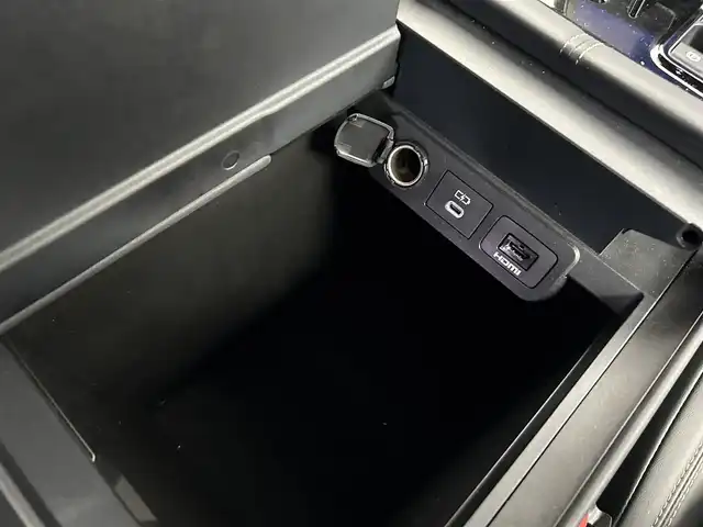 トヨタ アルファード Z 愛知県 2023(令5)年 2.2万km プラチナホワイトパールマイカ Toyota Safety Sense/　・プリクラッシュセーフティ/　・レーントレーシングアシスト/　・レーンディパーチャーアラート/　・レーダークルーズコントロール/　・アダプティブハイビームシステム/　・ロードサインアシスト/　・ドライバー異常時対応システム/　・プロアクティブドライビングアシスト/　・発進遅れ告知機能/　・緊急時操舵支援/　・フロントクロストラフィックアラート/　・レーンチェンジアシスト/後席フリップダウン/ユニバーサルステップ/純正ナビ/　（Bluetooth/HDMI/Apple CapPlay/フルセグTV/）/全方位カメラ/合皮シート/本革木目調ステアリング/置くだけ充電/テレビキャンセラー/純正18インチAW/サンシェード/Pシート/シートH/シートC/ステアリングH/電動リアゲード/ETC2.0/純正18インチAW/3眼LEDヘッドランプ/メモリシート/LEDフォグランプ