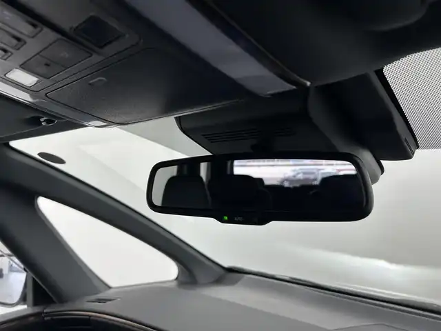 トヨタ アルファード Z 愛知県 2023(令5)年 2.2万km プラチナホワイトパールマイカ Toyota Safety Sense/　・プリクラッシュセーフティ/　・レーントレーシングアシスト/　・レーンディパーチャーアラート/　・レーダークルーズコントロール/　・アダプティブハイビームシステム/　・ロードサインアシスト/　・ドライバー異常時対応システム/　・プロアクティブドライビングアシスト/　・発進遅れ告知機能/　・緊急時操舵支援/　・フロントクロストラフィックアラート/　・レーンチェンジアシスト/後席フリップダウン/ユニバーサルステップ/純正ナビ/　（Bluetooth/HDMI/Apple CapPlay/フルセグTV/）/全方位カメラ/合皮シート/本革木目調ステアリング/置くだけ充電/テレビキャンセラー/純正18インチAW/サンシェード/Pシート/シートH/シートC/ステアリングH/電動リアゲード/ETC2.0/純正18インチAW/3眼LEDヘッドランプ/メモリシート/LEDフォグランプ