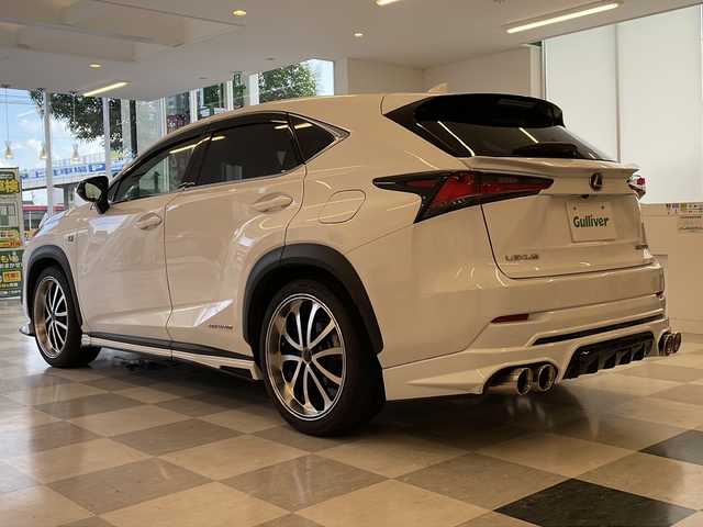 レクサス ＮＸ 300h Fスポーツ 岐阜県 2019(令1)年 4.3万km ホワイトノーヴァガラスフレーク M’s　SPEEDエアロパーツ/M’s　SPEEDマフラー/社外20インチアルミホイール/１０．１インチワイドディスプレイ/バックモニター/サードビューモニター/Bluetooth/フルセグ視聴/ブラインドスポットモニター/３眼ＬＥＤヘッドライト/オートハイビーム/オートライト/レザーシート/前席シートヒーター/前席エアシート/前席パワーシート/運転席メモリーシート/社外デジタルインナーミラー/　前後ドライブレコーダー/ＥＴＣ２．０/パワーバックドア/プッシュスタート/スマートキー/プリクラッシュセーフティ/追従クルーズコントロール/ブレーキホールド/コーナーセンサー