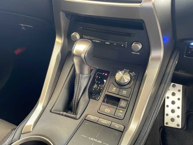 レクサス ＮＸ 300h Fスポーツ 岐阜県 2019(令1)年 4.3万km ホワイトノーヴァガラスフレーク M’s　SPEEDエアロパーツ/M’s　SPEEDマフラー/社外20インチアルミホイール/１０．１インチワイドディスプレイ/バックモニター/サードビューモニター/Bluetooth/フルセグ視聴/ブラインドスポットモニター/３眼ＬＥＤヘッドライト/オートハイビーム/オートライト/レザーシート/前席シートヒーター/前席エアシート/前席パワーシート/運転席メモリーシート/社外デジタルインナーミラー/　前後ドライブレコーダー/ＥＴＣ２．０/パワーバックドア/プッシュスタート/スマートキー/プリクラッシュセーフティ/追従クルーズコントロール/ブレーキホールド/コーナーセンサー