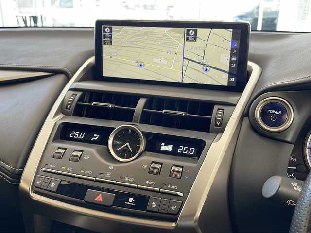 レクサス ＮＸ 300h Fスポーツ 岐阜県 2019(令1)年 4.3万km ホワイトノーヴァガラスフレーク M’s　SPEEDエアロパーツ/M’s　SPEEDマフラー/社外20インチアルミホイール/１０．１インチワイドディスプレイ/バックモニター/サードビューモニター/Bluetooth/フルセグ視聴/ブラインドスポットモニター/３眼ＬＥＤヘッドライト/オートハイビーム/オートライト/レザーシート/前席シートヒーター/前席エアシート/前席パワーシート/運転席メモリーシート/社外デジタルインナーミラー/　前後ドライブレコーダー/ＥＴＣ２．０/パワーバックドア/プッシュスタート/スマートキー/プリクラッシュセーフティ/追従クルーズコントロール/ブレーキホールド/コーナーセンサー