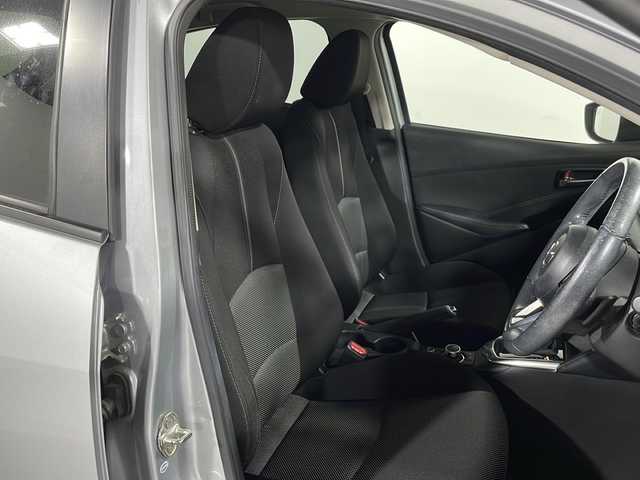 マツダ デミオ XD ツーリング 広島県 2016(平28)年 5.8万km ソニックシルバーM 禁煙車/純正ナビ/バックカメラ/シートヒーター/ヘッドアップディスプレイ/ブラインドスポットモニター/クルーズコントロール/パドルシフト/ＥＴＣ/衝突被害軽減/オートハイビーム/レーンキープ/フォグランプ/ＬＥＤヘッドライト/社外16インチアルミホイール(185/60/R16)/エアバッグ(運転席/助手席/サイド/カーテン)