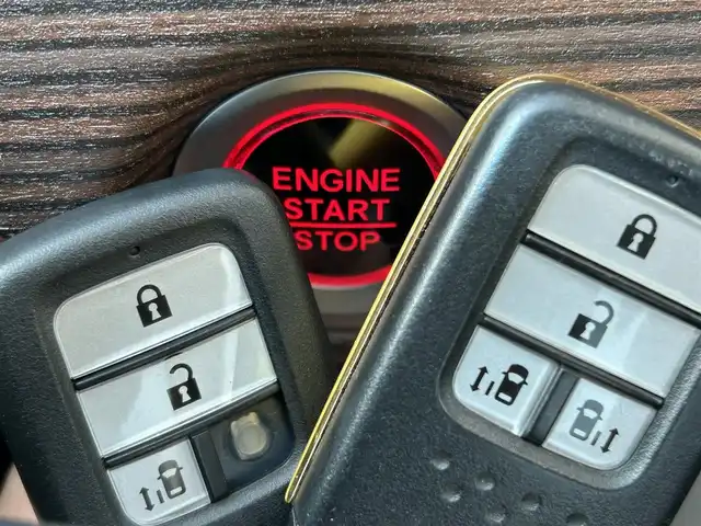 ホンダ フリード＋ クロスター ホンダセンシング 新潟県 2020(令2)年 2.5万km シルバーミストグリーンM 衝突軽減/社外ナビ/(AM/FM/CD/DVD/BT/フルセグ)/バックカメラ/ETC/両側パワースライドドア/アダプティブクルーズコントロール/アイドリングストップ/コーナーセンサー(後)/ハーフレザーシート/シートヒーター/革巻きステアリング/ステアリングスイッチ/ルーフレール/AUTOライト/LEDヘッドライト/フォグランプ/横滑り防止/プッシュスタート/スマートキー