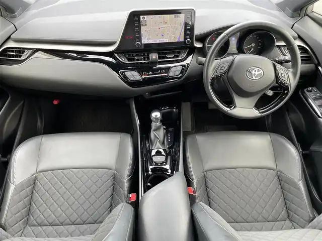 トヨタ Ｃ－ＨＲ G モード ネロ セーフティプラス 滋賀県 2020(令2)年 6.7万km メタルストリームM 純正8インチナビ/・Bluetooth/・Miracast/・FM/AM/パノラミックビューモニター/レーダークルーズコントロール/クリアランスソナー/ビルトインETC/ハーフレザーシート/シートヒーター/純正18インチアルミホイール/純正フロアマット/スマートキー/スペアキー/LEDヘッドライト