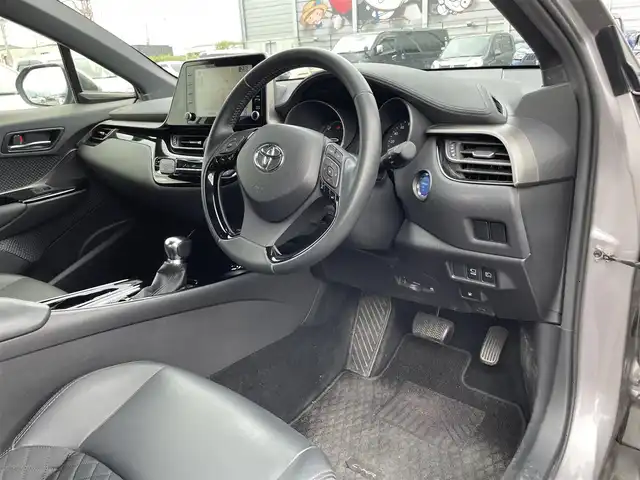 トヨタ Ｃ－ＨＲ G モード ネロ セーフティプラス 滋賀県 2020(令2)年 6.7万km メタルストリームM 純正8インチナビ/・Bluetooth/・Miracast/・FM/AM/パノラミックビューモニター/レーダークルーズコントロール/クリアランスソナー/ビルトインETC/ハーフレザーシート/シートヒーター/純正18インチアルミホイール/純正フロアマット/スマートキー/スペアキー/LEDヘッドライト