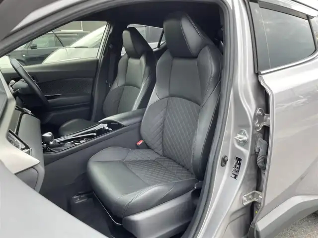 トヨタ Ｃ－ＨＲ G モード ネロ セーフティプラス 滋賀県 2020(令2)年 6.7万km メタルストリームM 純正8インチナビ/・Bluetooth/・Miracast/・FM/AM/パノラミックビューモニター/レーダークルーズコントロール/クリアランスソナー/ビルトインETC/ハーフレザーシート/シートヒーター/純正18インチアルミホイール/純正フロアマット/スマートキー/スペアキー/LEDヘッドライト