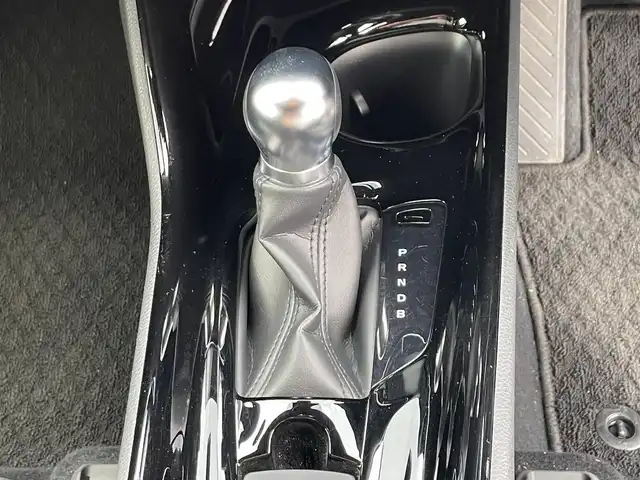 トヨタ Ｃ－ＨＲ G モード ネロ セーフティプラス 滋賀県 2020(令2)年 6.7万km メタルストリームM 純正8インチナビ/・Bluetooth/・Miracast/・FM/AM/パノラミックビューモニター/レーダークルーズコントロール/クリアランスソナー/ビルトインETC/ハーフレザーシート/シートヒーター/純正18インチアルミホイール/純正フロアマット/スマートキー/スペアキー/LEDヘッドライト