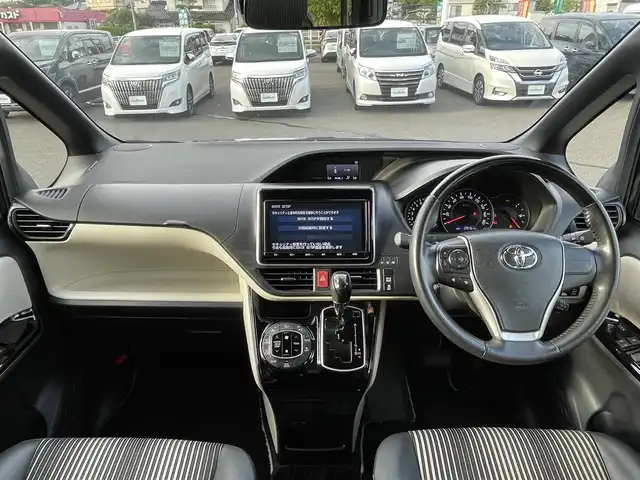 トヨタ ノア Si ダブルバイビーⅢ 岡山県 2020(令2)年 3万km ブラック 純正9インチナビ　NSZT-Y68T/フルセグTV、CD、DVD、Bluetooth/AM、FM/バックカメラ/両側パワースライドドア/ビルトインETC/ロールサンシェード/前後コーナーセンサー/TVキャンセラー/トヨタセーフティセンス/・プリクラッシュセーフティ/・クリアランスソナー/・レーンディパーチャーアラート/・オートマチックハイビーム