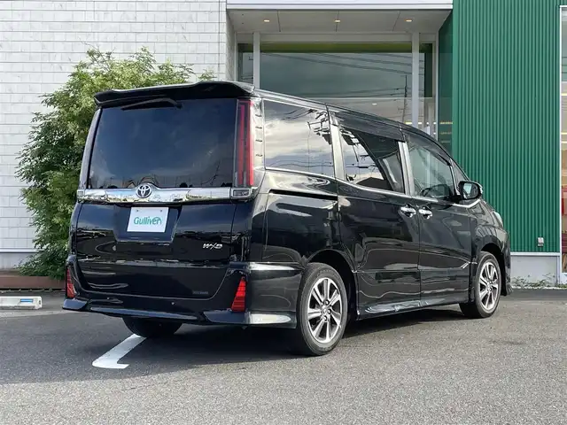 トヨタ ノア Si ダブルバイビーⅢ 岡山県 2020(令2)年 3万km ブラック 純正9インチナビ　NSZT-Y68T/フルセグTV、CD、DVD、Bluetooth/AM、FM/バックカメラ/両側パワースライドドア/ビルトインETC/ロールサンシェード/前後コーナーセンサー/TVキャンセラー/トヨタセーフティセンス/・プリクラッシュセーフティ/・クリアランスソナー/・レーンディパーチャーアラート/・オートマチックハイビーム