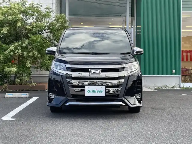 トヨタ ノア Si ダブルバイビーⅢ 岡山県 2020(令2)年 3万km ブラック 純正9インチナビ　NSZT-Y68T/フルセグTV、CD、DVD、Bluetooth/AM、FM/バックカメラ/両側パワースライドドア/ビルトインETC/ロールサンシェード/前後コーナーセンサー/TVキャンセラー/トヨタセーフティセンス/・プリクラッシュセーフティ/・クリアランスソナー/・レーンディパーチャーアラート/・オートマチックハイビーム