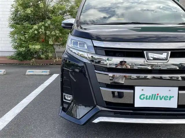 トヨタ ノア Si ダブルバイビーⅢ 岡山県 2020(令2)年 3万km ブラック 純正9インチナビ　NSZT-Y68T/フルセグTV、CD、DVD、Bluetooth/AM、FM/バックカメラ/両側パワースライドドア/ビルトインETC/ロールサンシェード/前後コーナーセンサー/TVキャンセラー/トヨタセーフティセンス/・プリクラッシュセーフティ/・クリアランスソナー/・レーンディパーチャーアラート/・オートマチックハイビーム