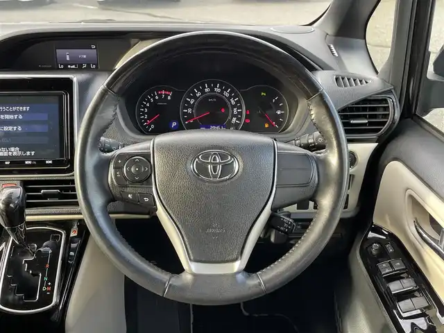 トヨタ ノア Si ダブルバイビーⅢ 岡山県 2020(令2)年 3万km ブラック 純正9インチナビ　NSZT-Y68T/フルセグTV、CD、DVD、Bluetooth/AM、FM/バックカメラ/両側パワースライドドア/ビルトインETC/ロールサンシェード/前後コーナーセンサー/TVキャンセラー/トヨタセーフティセンス/・プリクラッシュセーフティ/・クリアランスソナー/・レーンディパーチャーアラート/・オートマチックハイビーム