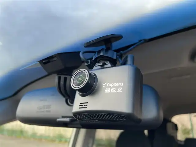 ホンダ フリード ハイブリット ジャストセレクション 東京都 2012(平24)年 7.2万km プレミアムホワイト 大型ディスプレイオーディオ　/電動スライドドア　/クルーズコントロール　/ＥＴＣ　/前後ドライブレコーダー/Ｂｌｕｅｔｏｏｔｈ　/バックカメラ　/オートライト　/横滑り防止　/スマートキー　/純正フロアマット