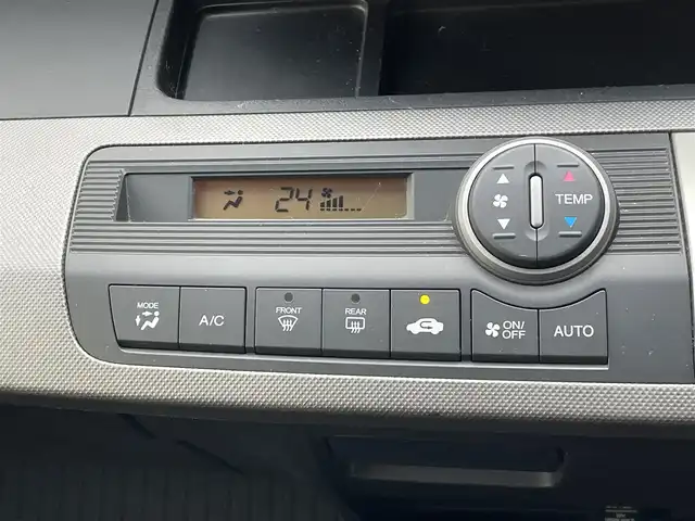 ホンダ フリード ハイブリット ジャストセレクション 東京都 2012(平24)年 7.2万km プレミアムホワイト 大型ディスプレイオーディオ　/電動スライドドア　/クルーズコントロール　/ＥＴＣ　/前後ドライブレコーダー/Ｂｌｕｅｔｏｏｔｈ　/バックカメラ　/オートライト　/横滑り防止　/スマートキー　/純正フロアマット