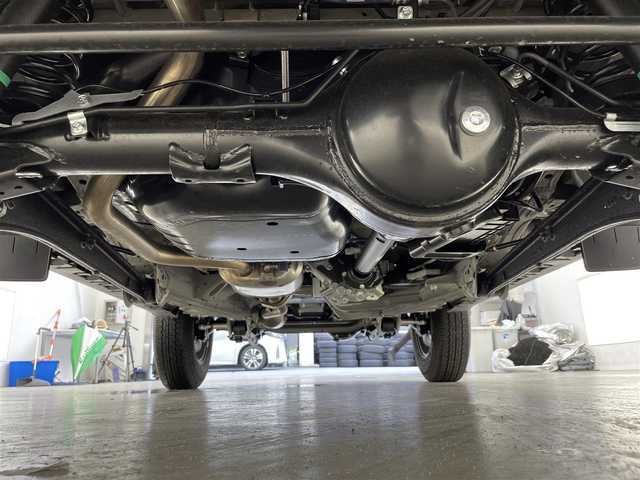 スズキ ジムニー シエラ JC 滋賀県 2024(令6)年 0.6万km ブルーイッシュブラックパール3 社外9インチナビ/【Bluetooth/CD/DVD/フルセグTV】/バックカメラ/4WD/クルーズコントロール/レーンキープアシスト/衝突軽減ブレーキ/ヒルディセントコントロール/リアソナー/LEDヘッドライト/オートマチックハイビーム/ビルトインETC/D/Nシートヒーター/リアタイヤ/社外フロアマット/プッシュスタート/スマートキー/ステアリングリモコン