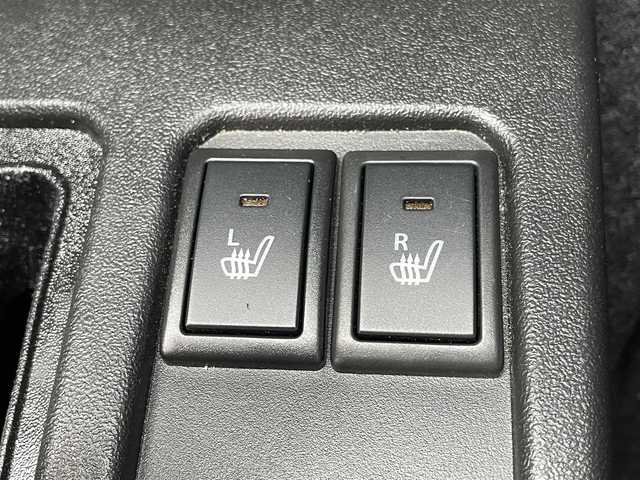 スズキ ジムニー シエラ JC 滋賀県 2024(令6)年 0.6万km ブルーイッシュブラックパール3 社外9インチナビ/【Bluetooth/CD/DVD/フルセグTV】/バックカメラ/4WD/クルーズコントロール/レーンキープアシスト/衝突軽減ブレーキ/ヒルディセントコントロール/リアソナー/LEDヘッドライト/オートマチックハイビーム/ビルトインETC/D/Nシートヒーター/リアタイヤ/社外フロアマット/プッシュスタート/スマートキー/ステアリングリモコン