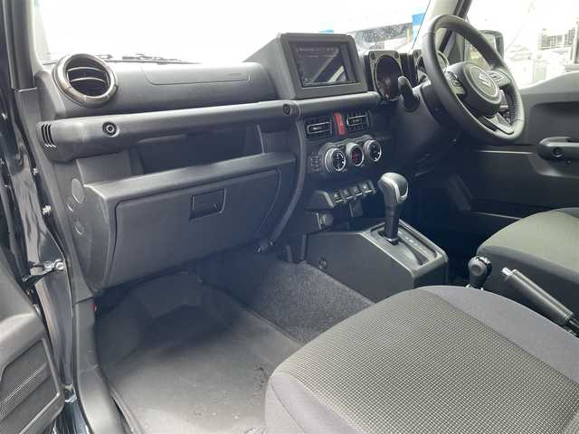 スズキ ジムニー シエラ JC 滋賀県 2024(令6)年 0.6万km ブルーイッシュブラックパール3 社外9インチナビ/【Bluetooth/CD/DVD/フルセグTV】/バックカメラ/4WD/クルーズコントロール/レーンキープアシスト/衝突軽減ブレーキ/ヒルディセントコントロール/リアソナー/LEDヘッドライト/オートマチックハイビーム/ビルトインETC/D/Nシートヒーター/リアタイヤ/社外フロアマット/プッシュスタート/スマートキー/ステアリングリモコン