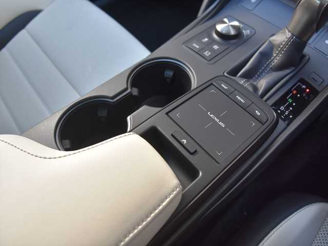 レクサス ＩＳ 300h Fスポーツ 和歌山県 2021(令3)年 4.8万km グレー レクサスセーフティー /ACC /白黒コンビ革 /純正ナビ /フルセグ /全方位カメラ /Apple carPlay /三眼LEDヘッドライト /前席パワーシート /シートヒーター /エアシート /ステアリングヒーター /オートハイビーム /ドラレコ /ETC