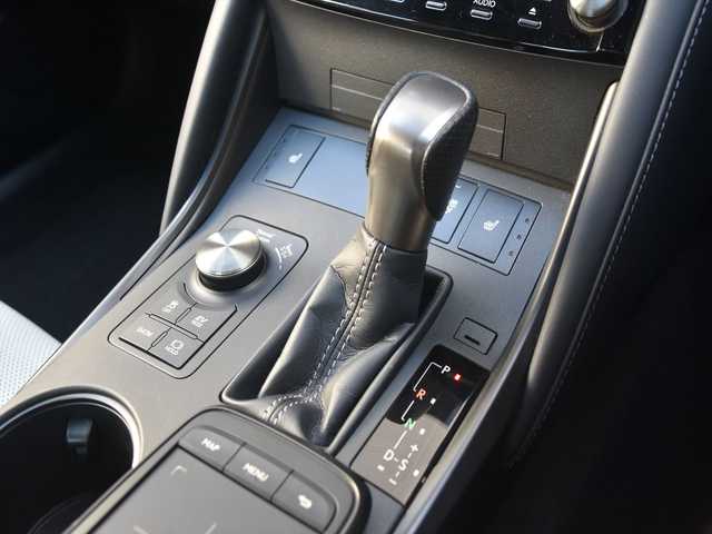 レクサス ＩＳ 300h Fスポーツ 和歌山県 2021(令3)年 4.8万km グレー レクサスセーフティー /ACC /白黒コンビ革 /純正ナビ /フルセグ /全方位カメラ /Apple carPlay /三眼LEDヘッドライト /前席パワーシート /シートヒーター /エアシート /ステアリングヒーター /オートハイビーム /ドラレコ /ETC