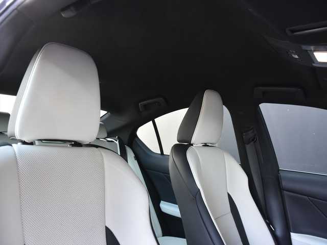 レクサス ＩＳ 300h Fスポーツ 和歌山県 2021(令3)年 4.8万km グレー レクサスセーフティー /ACC /白黒コンビ革 /純正ナビ /フルセグ /全方位カメラ /Apple carPlay /三眼LEDヘッドライト /前席パワーシート /シートヒーター /エアシート /ステアリングヒーター /オートハイビーム /ドラレコ /ETC