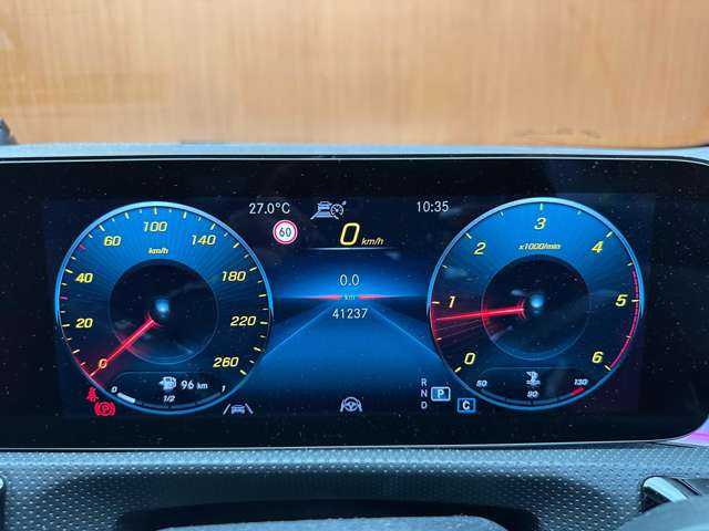 メルセデス・ベンツ ＣＬＡ２００ｄ AMGライン 千葉県 2020(令2)年 4.2万km デジタルホワイト ＡＭＧレザーエクスクルーシブＰＫＧ　/アドバンスドＰＫＧ　/パノラマＳＲ　/ＨＵＤ　/ＡＣＣ　/赤黒レザーシート　/ナビ　/ＴＶ　/３６０°シートＨ　　/オートハイビーム　/アンビエントライト　/ＲＳＰ　/ドラレコ　/ＥＴＣ