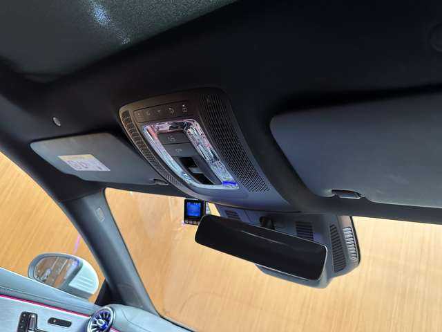 メルセデス・ベンツ ＣＬＡ２００ｄ AMGライン 千葉県 2020(令2)年 4.2万km デジタルホワイト ＡＭＧレザーエクスクルーシブＰＫＧ　/アドバンスドＰＫＧ　/パノラマＳＲ　/ＨＵＤ　/ＡＣＣ　/赤黒レザーシート　/ナビ　/ＴＶ　/３６０°シートＨ　　/オートハイビーム　/アンビエントライト　/ＲＳＰ　/ドラレコ　/ＥＴＣ