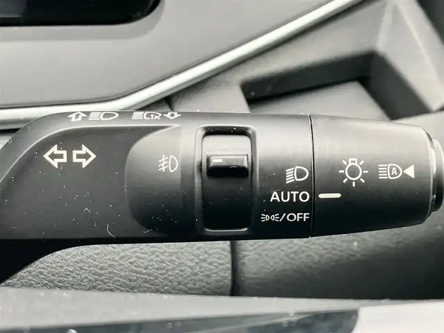 日産 ノート X 静岡県 2022(令4)年 1.1万km バーガンディー 純正9インチナビ(BT/フルセグ)/全方位カメラ/純正ドライブレコーダー/ETC2.0/ワンオーナー/エンジンスタートボタン/パワーステアリング/パワーウィンドウ/取扱説明書/アイドリングストップ/スマートキー/スペアキー１本/オートエアコン/USB入力端子/フロアマット/ABS/横滑り防止装置/コーナーセンサー前後/オートライト/オートマチックハイビーム/LEDヘッドライト/W+サイドエアバッグ/衝突軽減システム/ワイヤレス充電/デジタルインナーミラー/HDMI接続/BSM