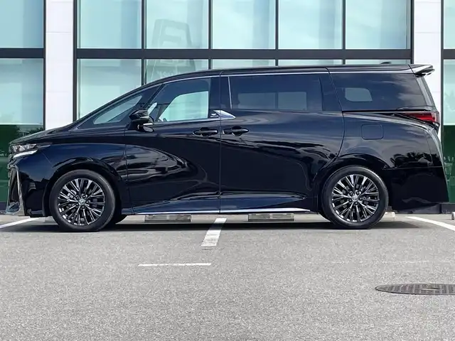 トヨタ ヴェルファイア ハイブリット Z プレミア 和歌山県 2023(令5)年 2.8万km ブラック 純正12.3インチナビ/全方位カメラ/フルセグTV/衝突軽減ブレーキ/ブラインドスポットモニター/レーダークルコン/オートライト/前後コーナーセンサー/純正12.1インチフリップダウンモニター/ムーンルーフ/ユニバーサルステップ/ヘッドアップディスプレイ/両側パワスラ/電動リアゲート/ドラレコ/ETC/置くだけ充電器/シートヒーター/シートベンチレーション/パワーシート/シートメモリー/レザーシート/ステアリングヒーター/パドルシフト