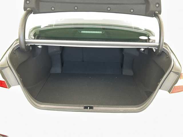 トヨタ カムリ G 宮城県 2017(平29)年 3.3万km プラチナホワイトパールマイカ 禁煙車/トヨタセーフティセンス/・プリクラッシュセーフティ/・レーンディパーチャーアラート/・レーダークルーズコントロール/・オートハイビーム/純正SDナビ/・CD.DVD.SD.BT/フルセグTV/バックモニター/D席パワーシート/ビルトインETC/ドライブレコーダー（FR）/電動パーキングブレーキ/オートホールド機能/LEDヘッドライト/LEDフォグランプ/ステアリングスイッチ/横滑り防止装置/プッシュスタート/スマートキー/社外17インチアルミホイール/社外フロアマット