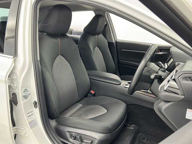 トヨタ カムリ G 宮城県 2017(平29)年 3.3万km プラチナホワイトパールマイカ 禁煙車/トヨタセーフティセンス/・プリクラッシュセーフティ/・レーンディパーチャーアラート/・レーダークルーズコントロール/・オートハイビーム/純正SDナビ/・CD.DVD.SD.BT/フルセグTV/バックモニター/D席パワーシート/ビルトインETC/ドライブレコーダー（FR）/電動パーキングブレーキ/オートホールド機能/LEDヘッドライト/LEDフォグランプ/ステアリングスイッチ/横滑り防止装置/プッシュスタート/スマートキー/社外17インチアルミホイール/社外フロアマット