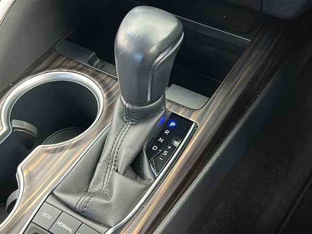 トヨタ カムリ G 宮城県 2017(平29)年 3.3万km プラチナホワイトパールマイカ 禁煙車/トヨタセーフティセンス/・プリクラッシュセーフティ/・レーンディパーチャーアラート/・レーダークルーズコントロール/・オートハイビーム/純正SDナビ/・CD.DVD.SD.BT/フルセグTV/バックモニター/D席パワーシート/ビルトインETC/ドライブレコーダー（FR）/電動パーキングブレーキ/オートホールド機能/LEDヘッドライト/LEDフォグランプ/ステアリングスイッチ/横滑り防止装置/プッシュスタート/スマートキー/社外17インチアルミホイール/社外フロアマット